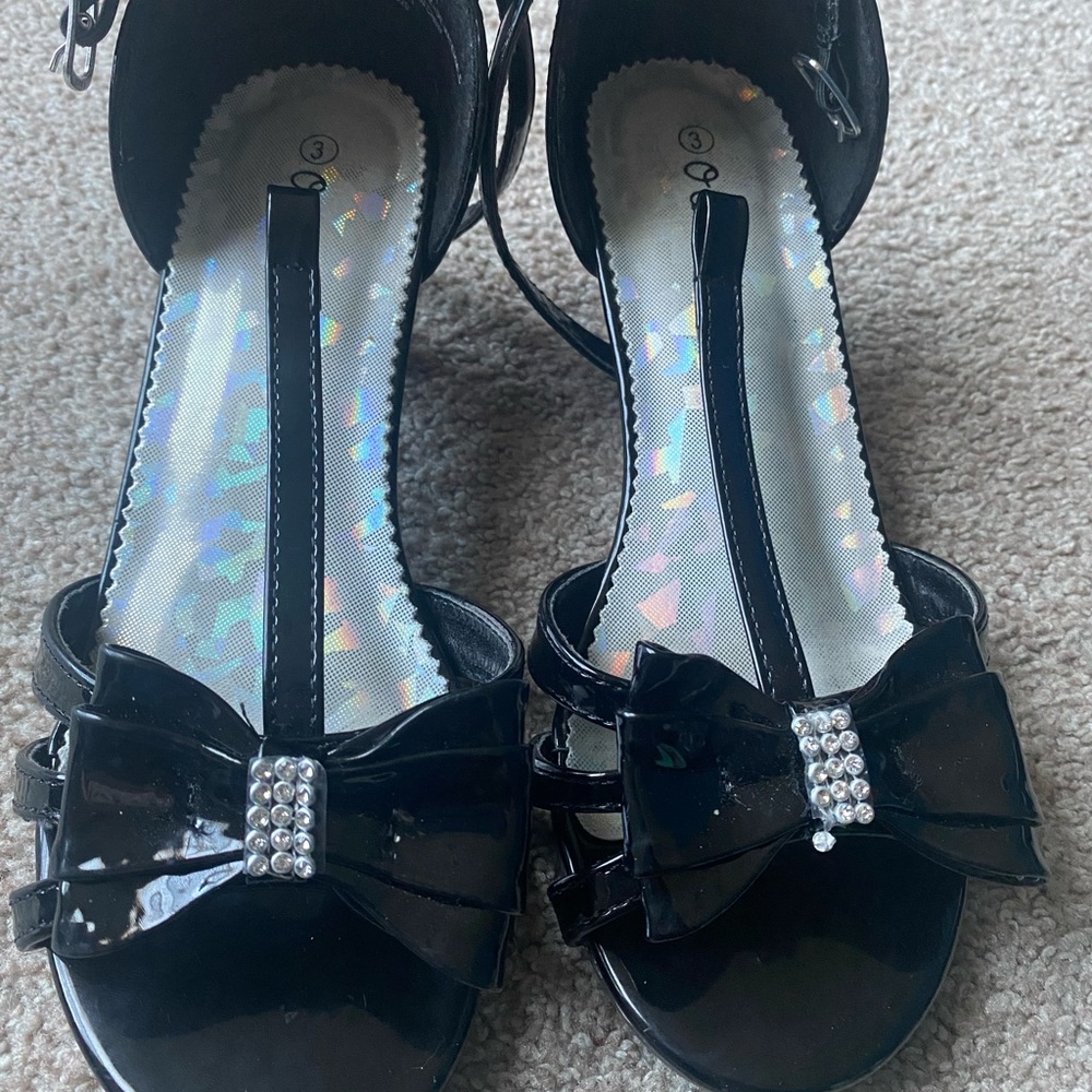 Black girls strap sandals